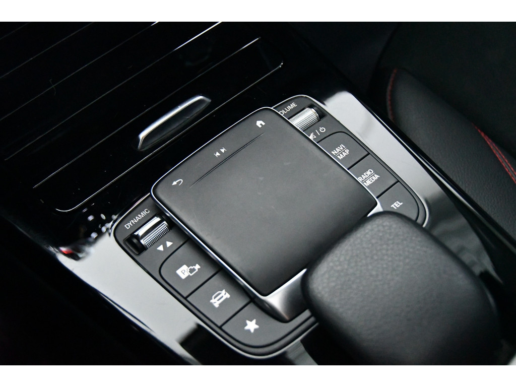 Mercedes-Benz A-klasse 180 Business Solution AMG Pano,Burmester,Sfeer 14