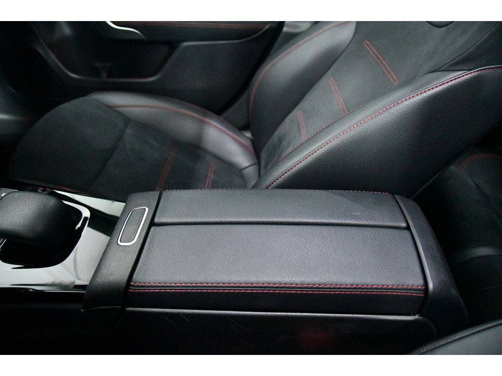 Mercedes-Benz A-klasse 180 Business Solution AMG Pano,Burmester,Sfeer 15