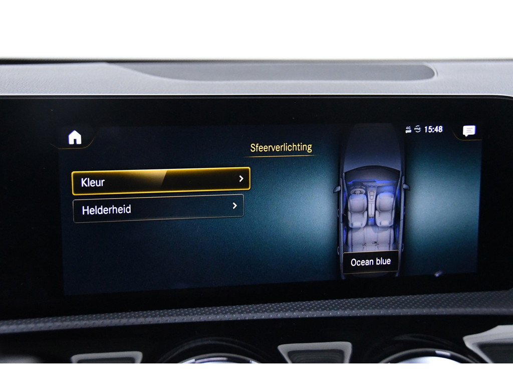 Mercedes-Benz A-klasse 180 Business Solution AMG Pano,Burmester,Sfeer 18