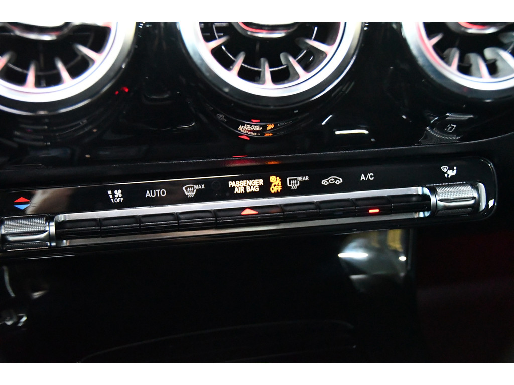 Mercedes-Benz A-klasse 180 Business Solution AMG Pano,Burmester,Sfeer 21