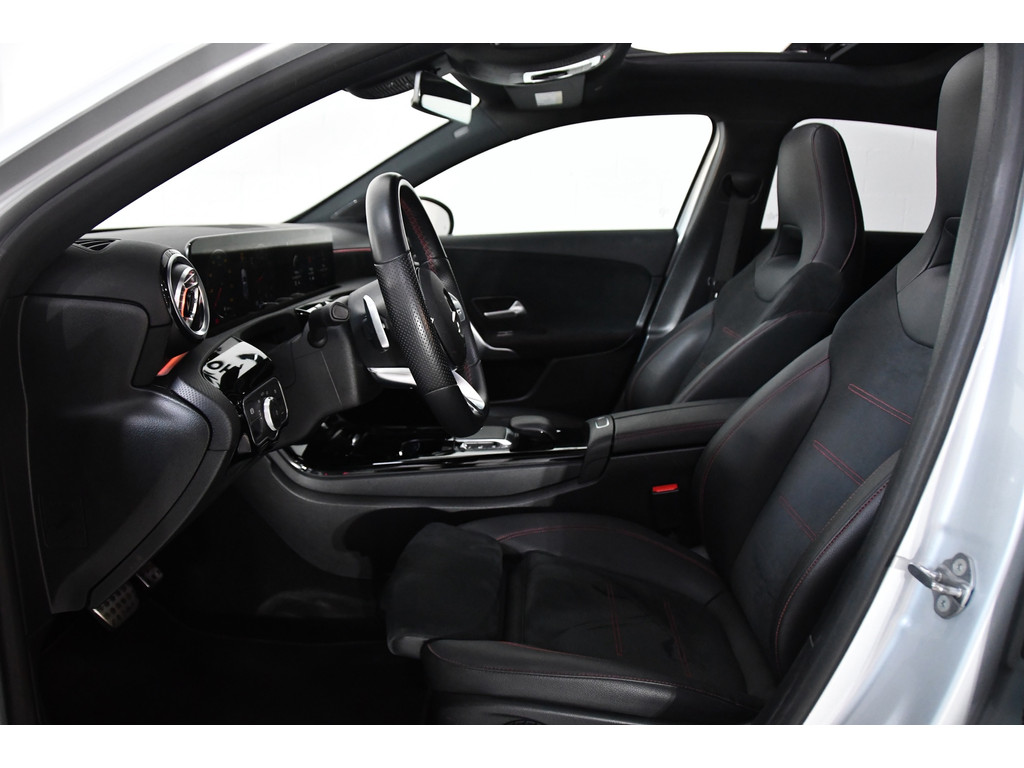 Mercedes-Benz A-klasse 180 Business Solution AMG Pano,Burmester,Sfeer 4