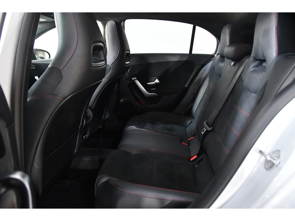Mercedes-Benz A-klasse 180 Business Solution AMG Pano,Burmester,Sfeer 5