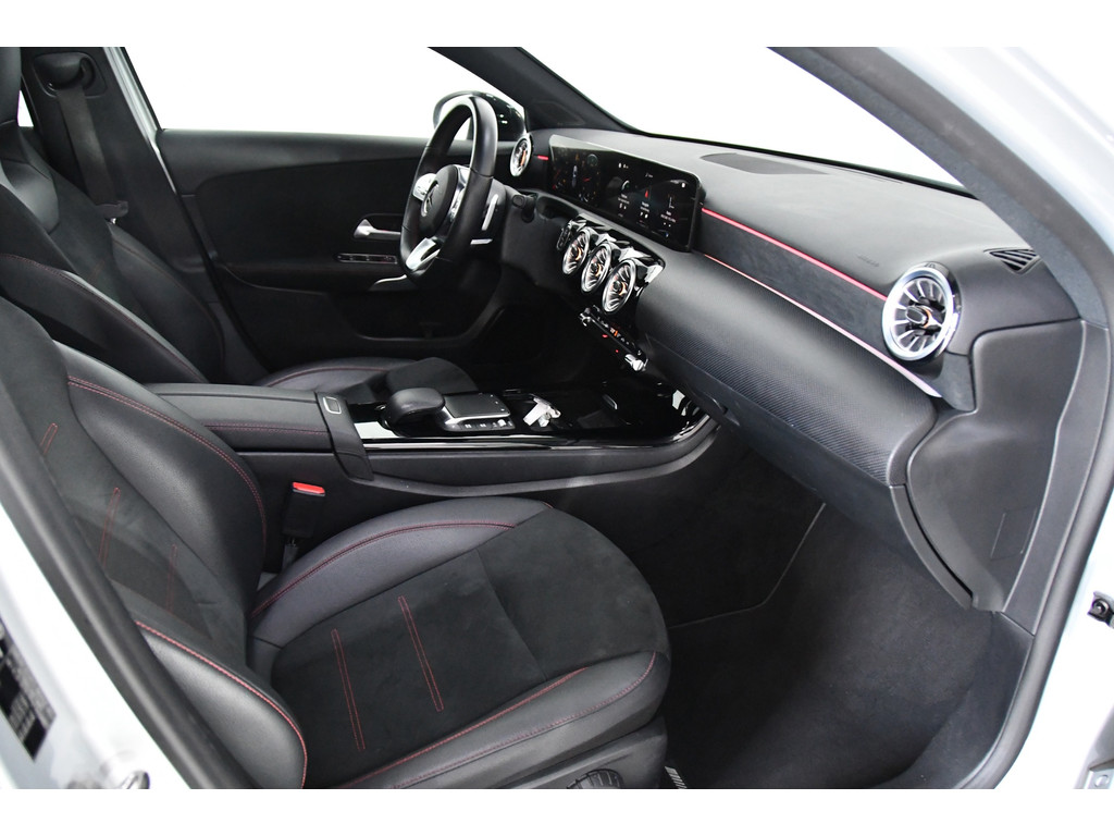 Mercedes-Benz A-klasse 180 Business Solution AMG Pano,Burmester,Sfeer 6