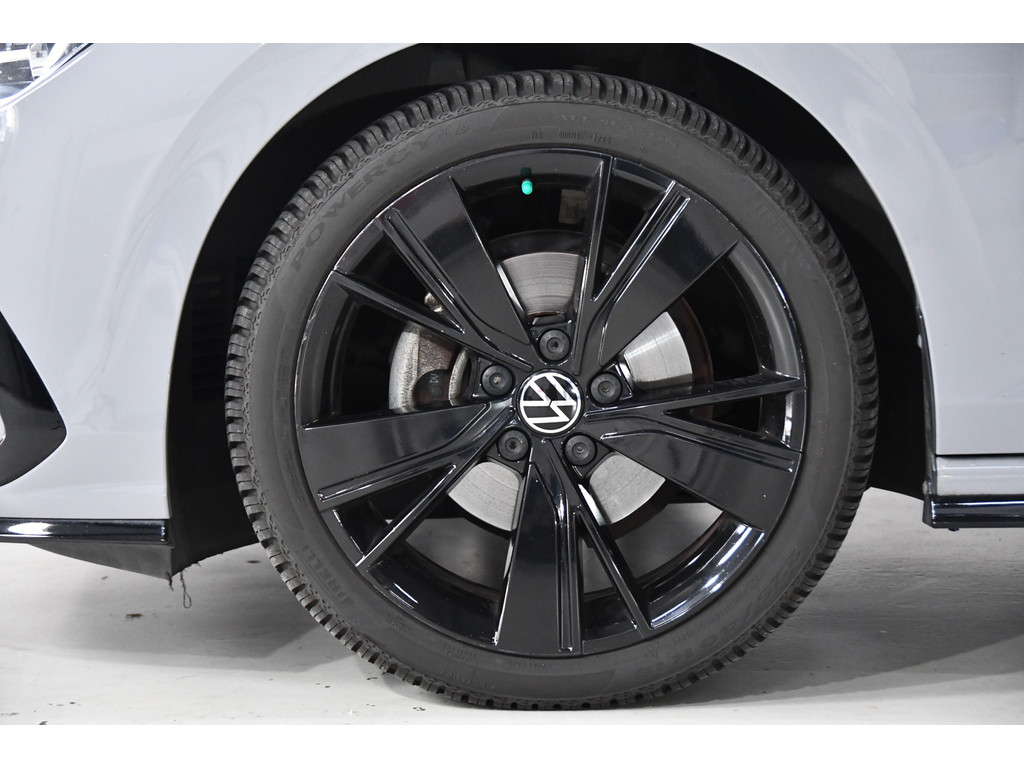 Volkswagen Golf 1.5 eTSI R-Line Pano, Sfeer, AppleCarplay 2