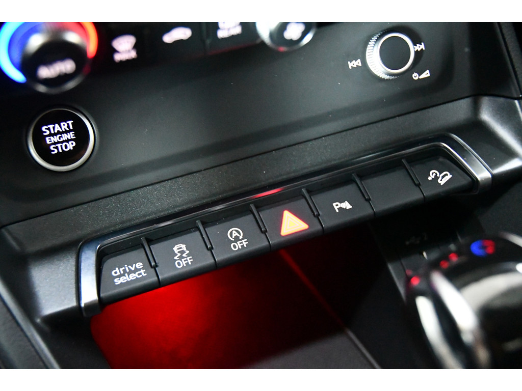 Audi Q3 Sportback 35 TFSI S-Line Pano, Blackline, Camera 22