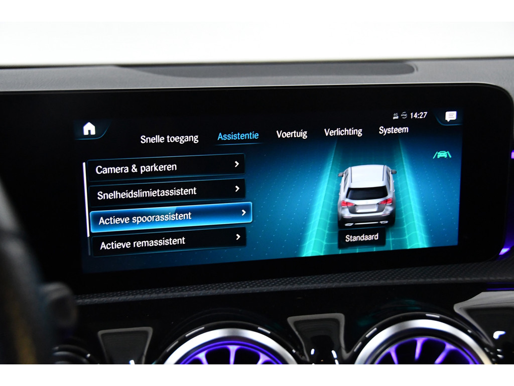 Mercedes-Benz A-klasse 200 Business Solution AMG, Burmester, Sfeer 17