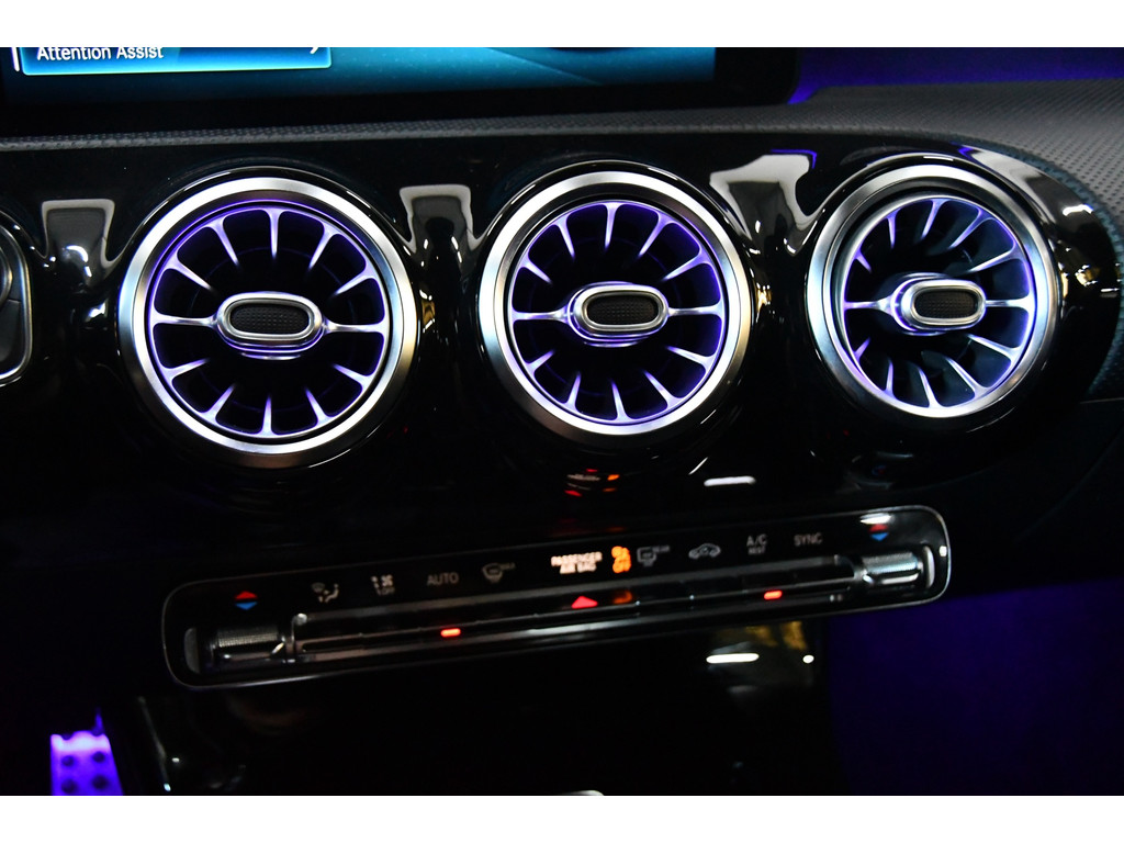 Mercedes-Benz A-klasse 200 Business Solution AMG, Burmester, Sfeer 21