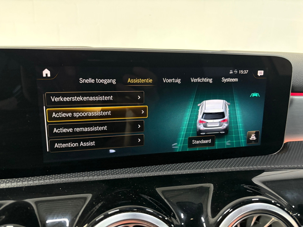 Mercedes-Benz A-klasse 250 Premium Plus AMG, Pano, Sfeer, Night 17