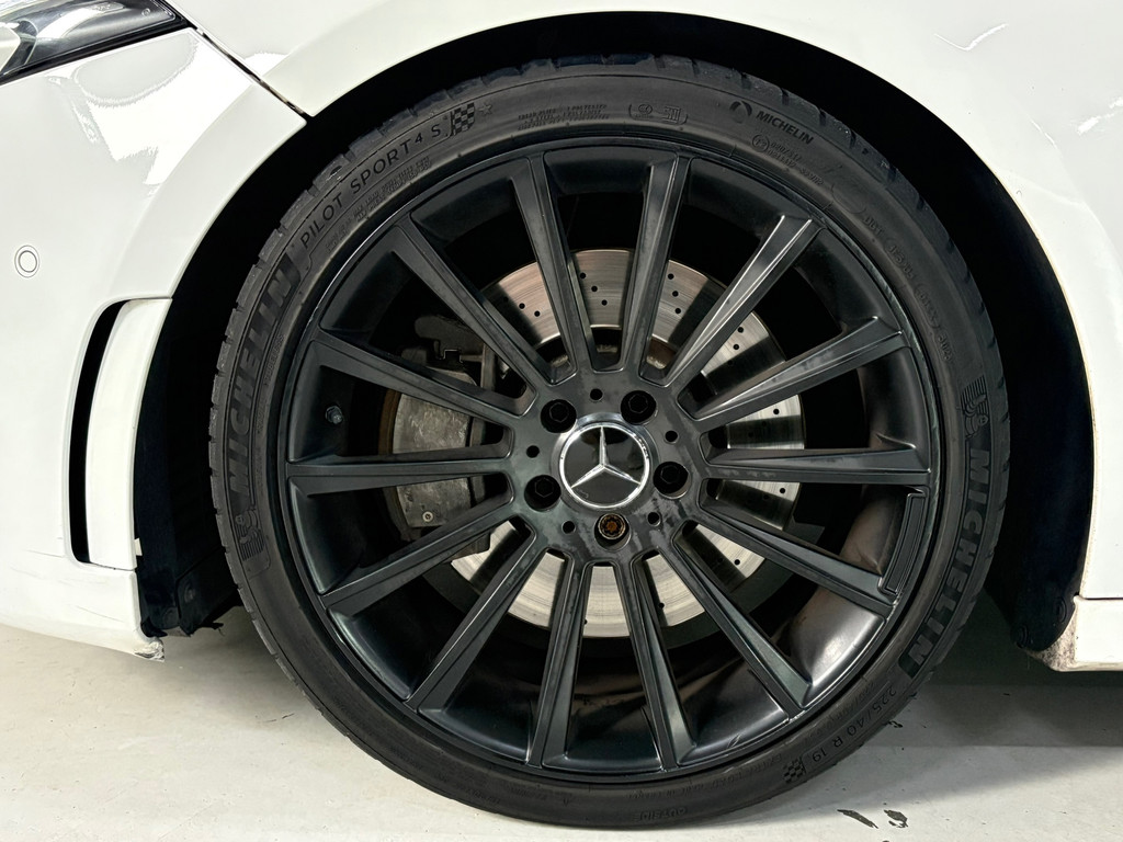 Mercedes-Benz A-klasse 250 Premium Plus AMG, Pano, Sfeer, Night 2