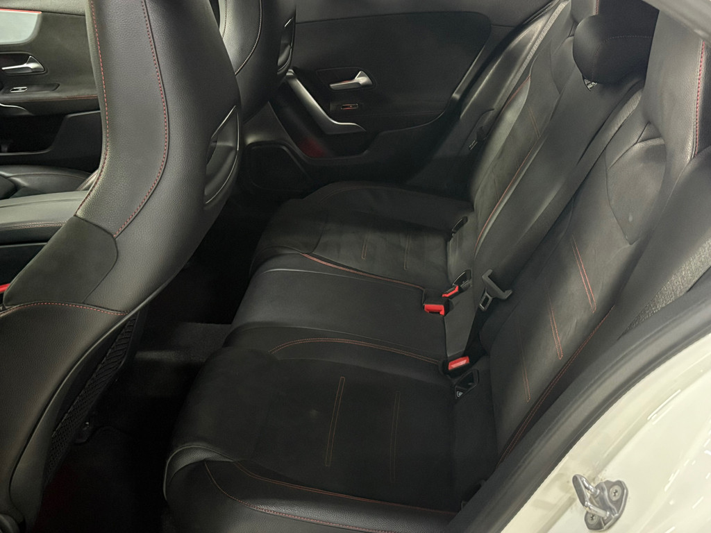 Mercedes-Benz A-klasse 250 Premium Plus AMG, Pano, Sfeer, Night 6