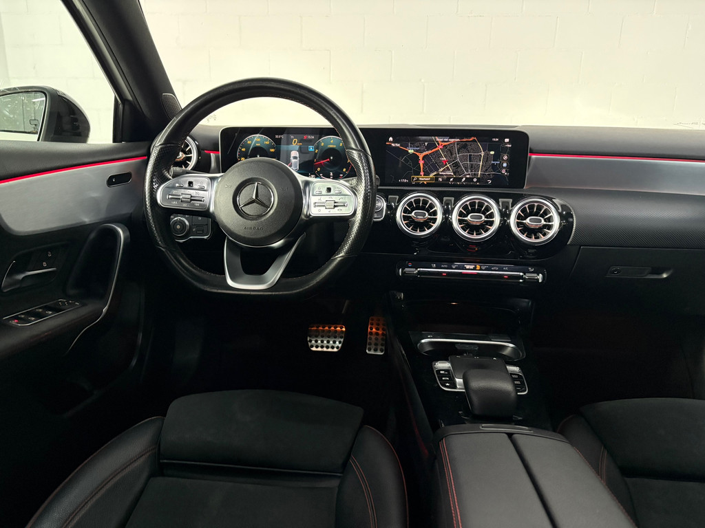 Mercedes-Benz A-klasse 250 Premium Plus AMG, Pano, Sfeer, Night 8