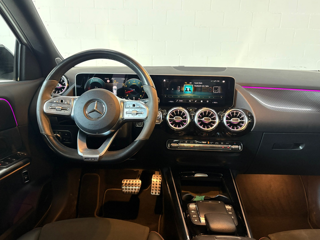 Mercedes Benz GLA 250 4MATIC AMG-line NIGHT PAKKET*Pano*Stoelverwarming* 10