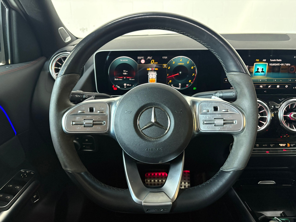 Mercedes Benz GLA 250 4MATIC AMG-line NIGHT PAKKET*Pano*Stoelverwarming* 12