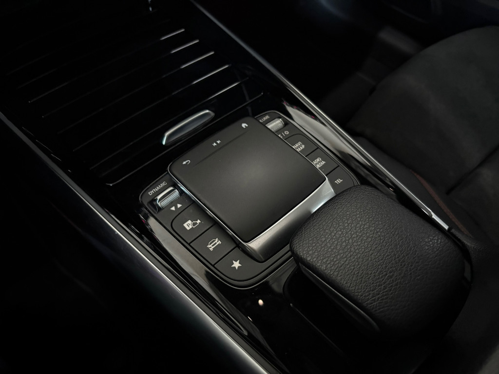 Mercedes Benz GLA 250 4MATIC AMG-line NIGHT PAKKET*Pano*Stoelverwarming* 15