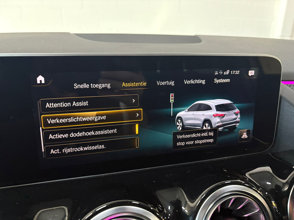 Mercedes Benz GLA 250 4MATIC AMG-line NIGHT PAKKET*Pano*Stoelverwarming* 22