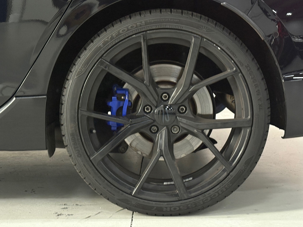 Volkswagen GOLF 2.0 TSI R 4Motion 2