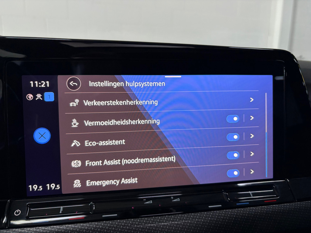 Volkswagen GOLF 2.0 TSI R 4Motion, Pano, Akra, HK Audio, HUD 19