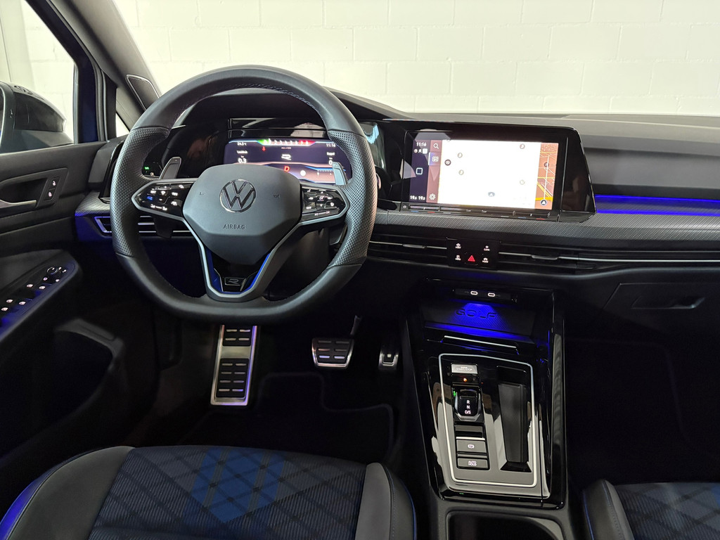 Volkswagen GOLF 2.0 TSI R 4Motion, Pano, Akra, HK Audio, HUD 9
