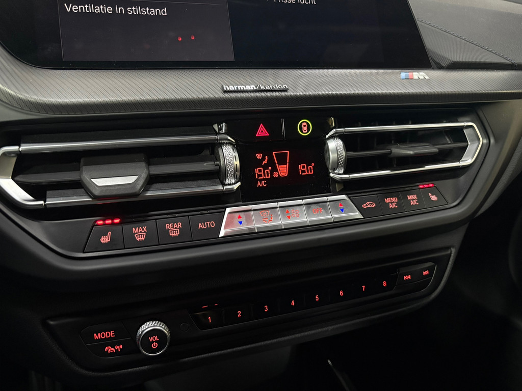 BMW 1-serie 118i High Executive, Pano, Sfeerverlichting, Applecarplay 20