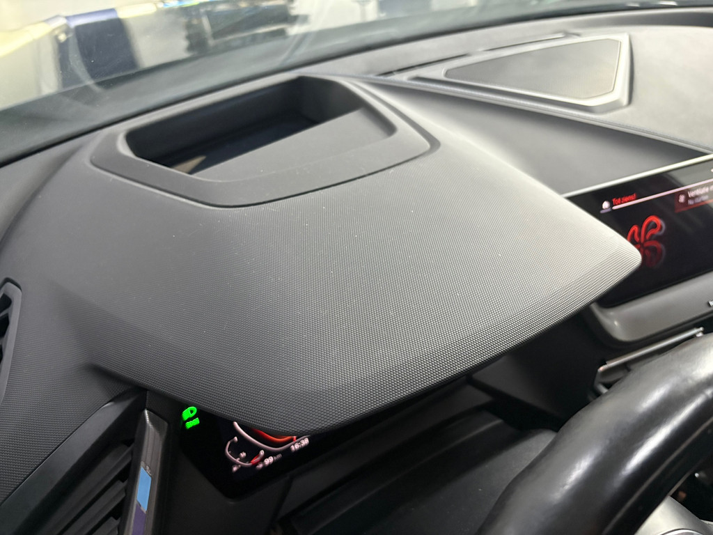 BMW 1-serie 118i High Executive, Pano, Sfeerverlichting, Applecarplay 23