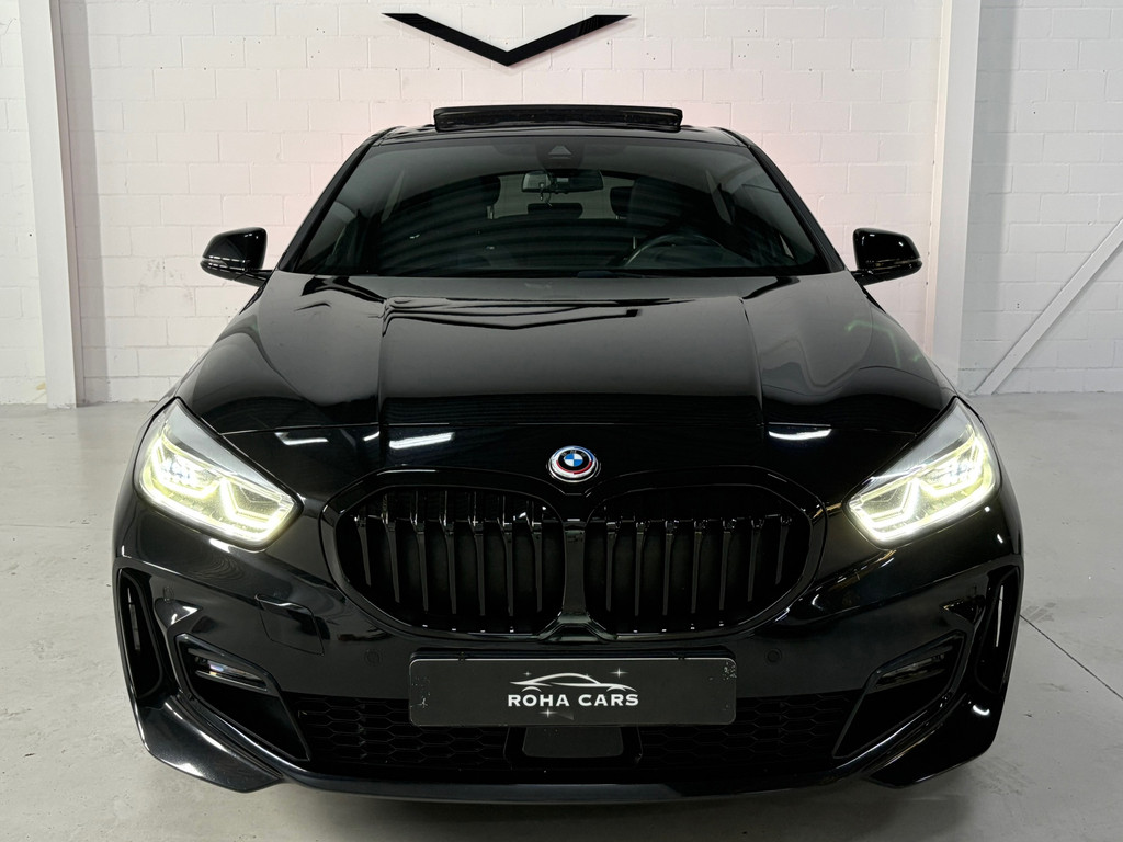 BMW 1-serie 118i High Executive, Pano, Sfeerverlichting, Applecarplay 24