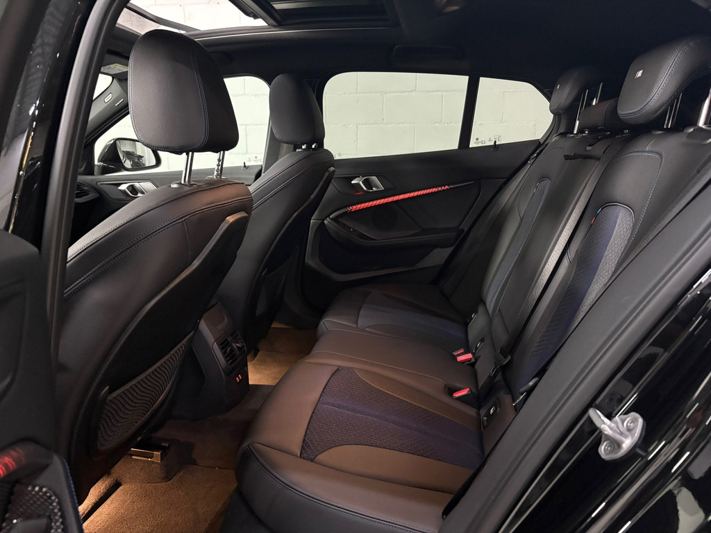 BMW 1-serie 118i High Executive, Pano, Sfeerverlichting, Applecarplay 5