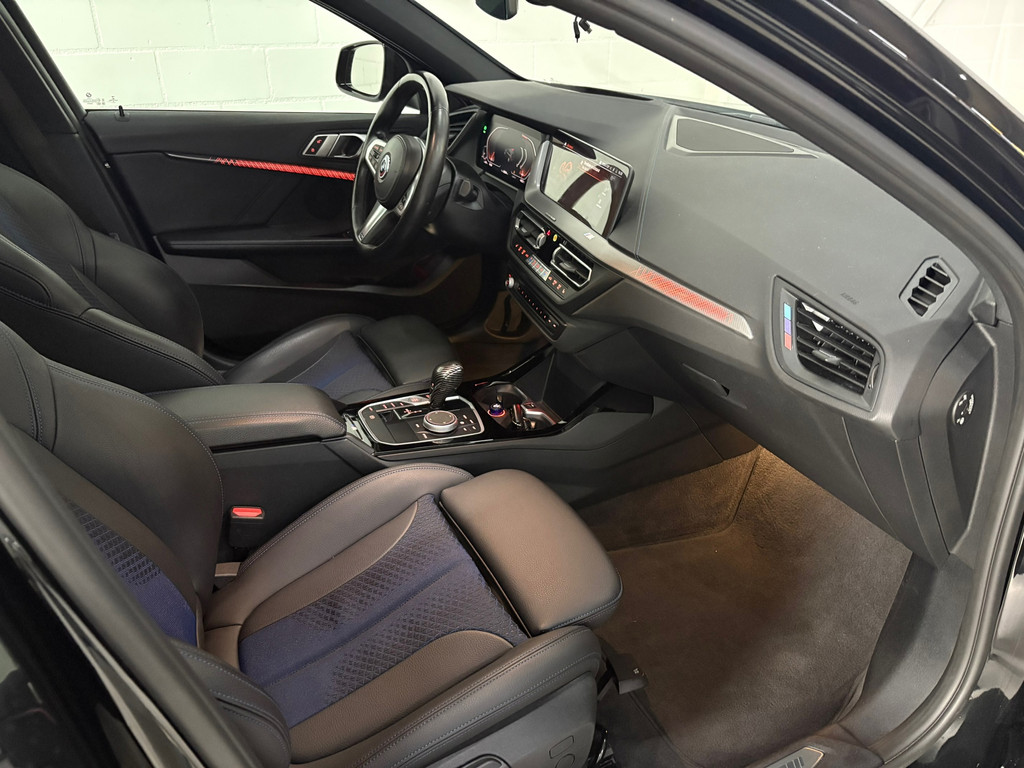 BMW 1-serie 118i High Executive, Pano, Sfeerverlichting, Applecarplay 6