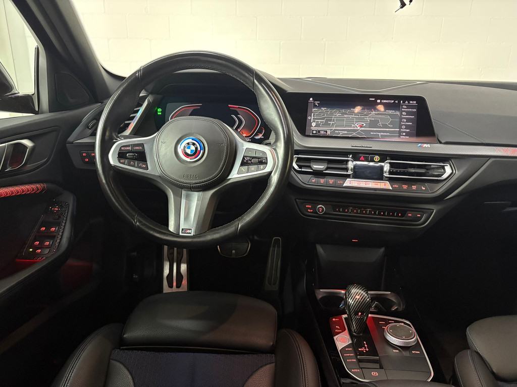BMW 1-serie 118i High Executive, Pano, Sfeerverlichting, Applecarplay 9