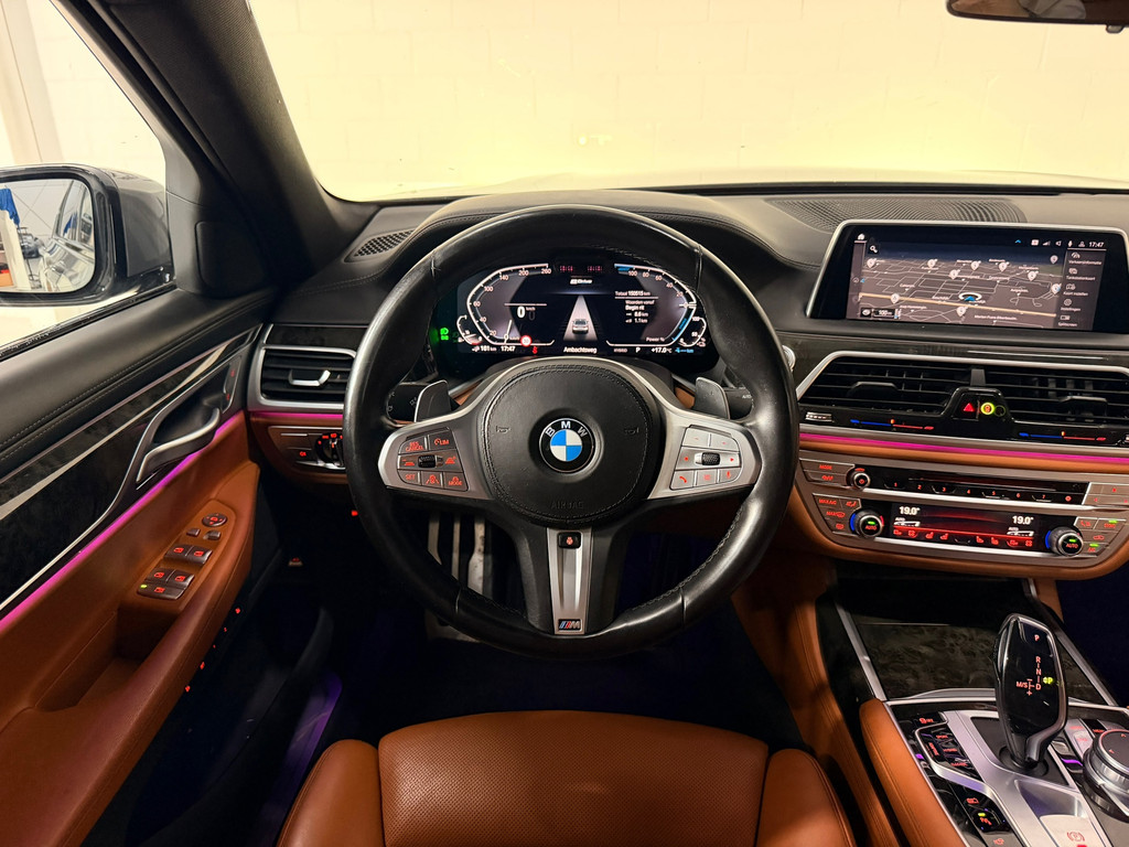 BMW 7-serie 745e High Executive, M-Pakket, CarbonCore, Luchtvering 11