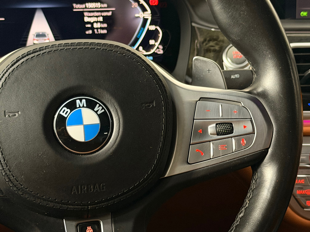 BMW 7-serie 745e High Executive, M-Pakket, CarbonCore, Luchtvering 12