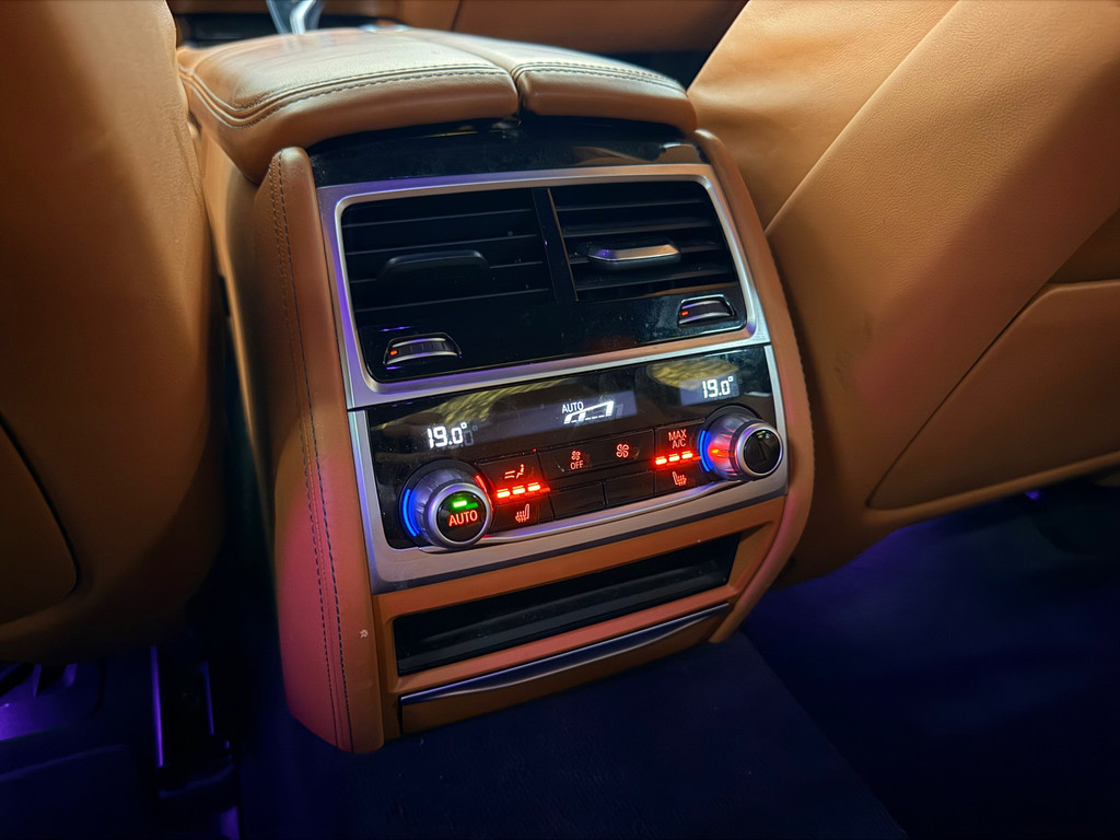BMW 7-serie 745e High Executive, M-Pakket, CarbonCore, Luchtvering 18