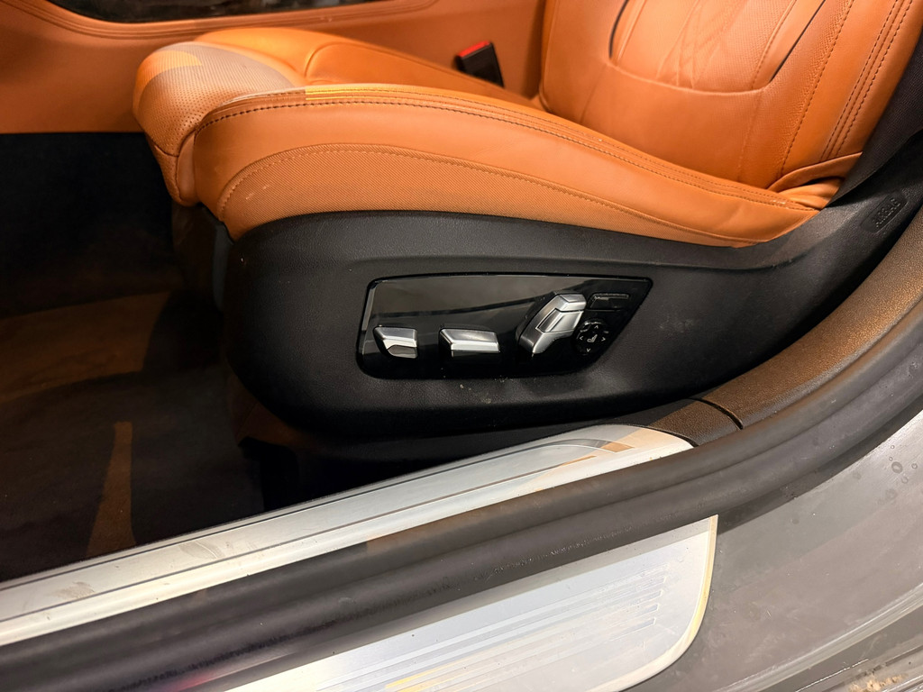 BMW 7-serie 745e High Executive, M-Pakket, CarbonCore, Luchtvering 3