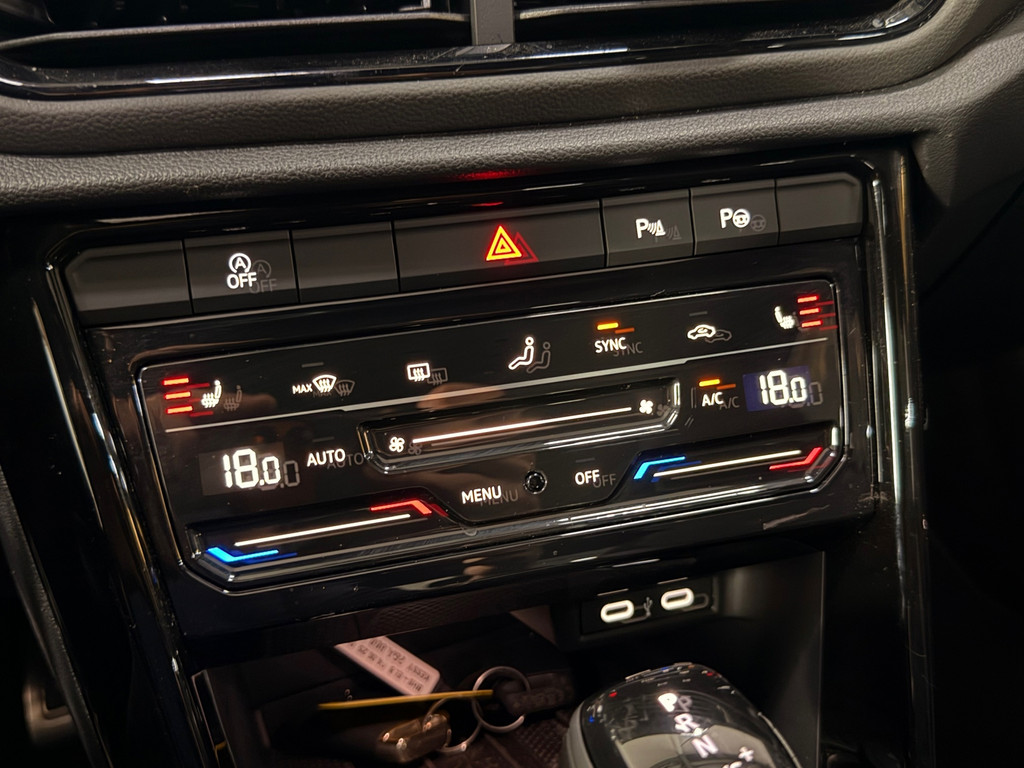 Volkswagen T-roc 1.5 TSI R-Line Cam*Led*Keyless 23