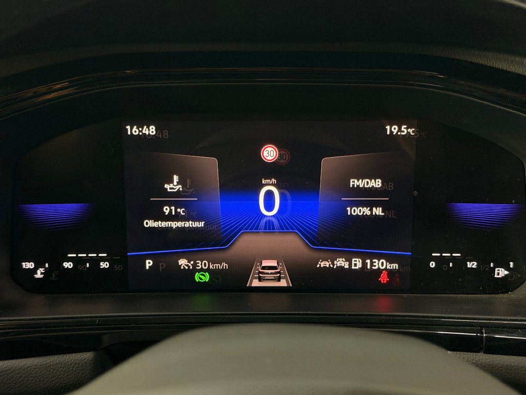 Volkswagen T-roc 1.5 TSI R-Line Cam*Led*Keyless 24