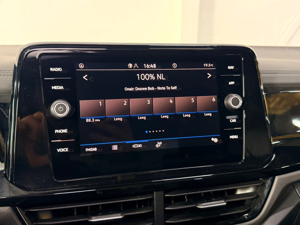 Volkswagen T-roc 1.5 TSI R-Line Cam*Led*Keyless 26