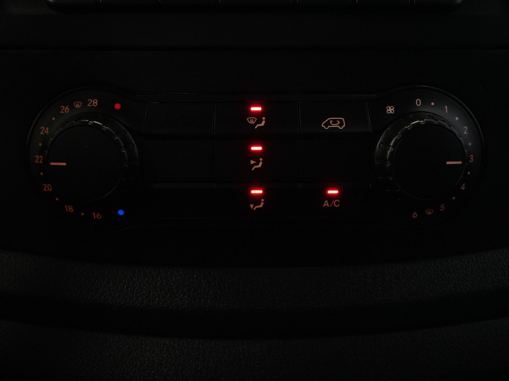 Mercedes-Benz Vito Bestelbus 114 CDI Aut. 9G L3 XL RWD BPM VRIJ! Cruise/ PDC/ Airco/ Sidebars 40