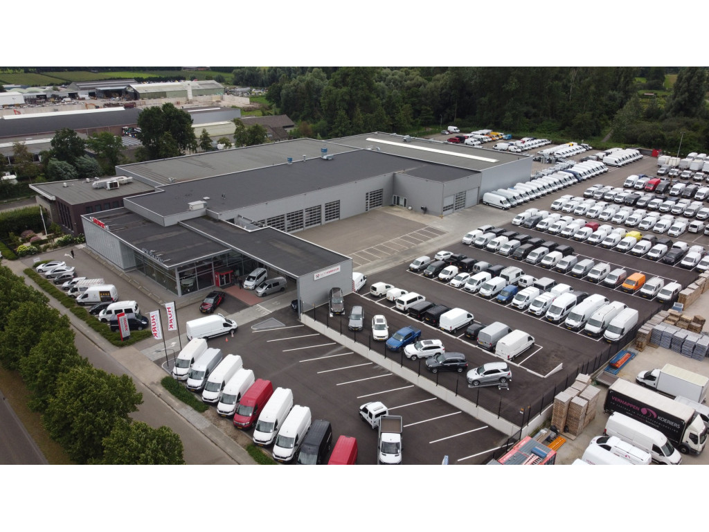 Volkswagen Caddy Cargo Maxi Bestelbus 2.0 TDI Black Edition 125 pk DSG Aut. BPM VRIJ! Ready2Go Leder/ Adapt. Cruise/ Virtual Cockpit/ Standkachel/ LED/ Stoelverw./ Na 29