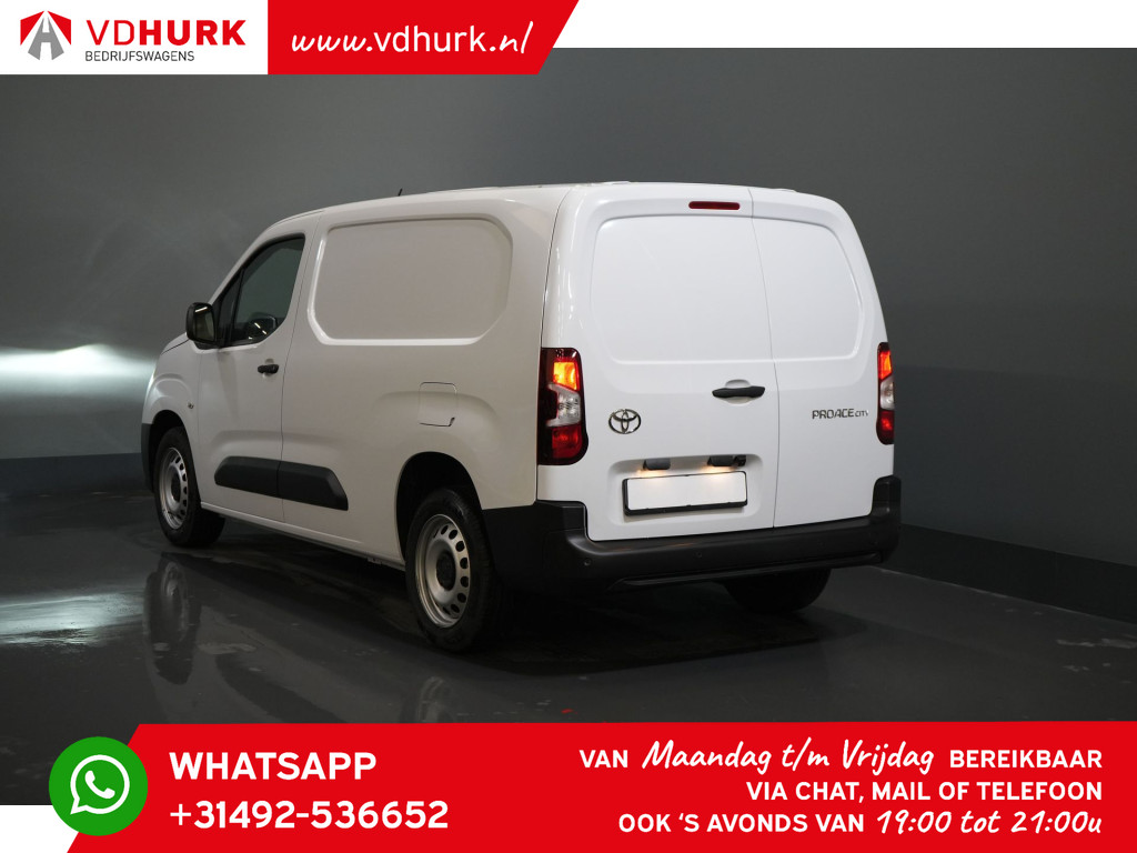 Toyota PROACE CITY Bestelbus 1.5 130 pk Aut. L2 BPM VRIJ! LED/ Virtual Cockpit/ 3 pers./ Carplay/ Camera/ Climate/ PDC/ Cruise 1