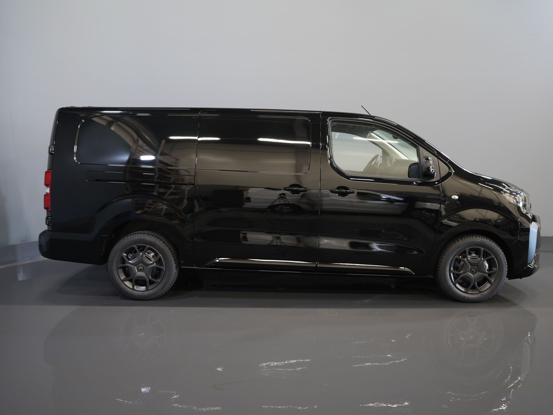 Citroën Jumpy Bestelbus 2.0 HDI 180 pk Aut. L3 BPM VRIJ! Navi/ Carplay/ Camera/ PDC/ Cruise/ Airco 10