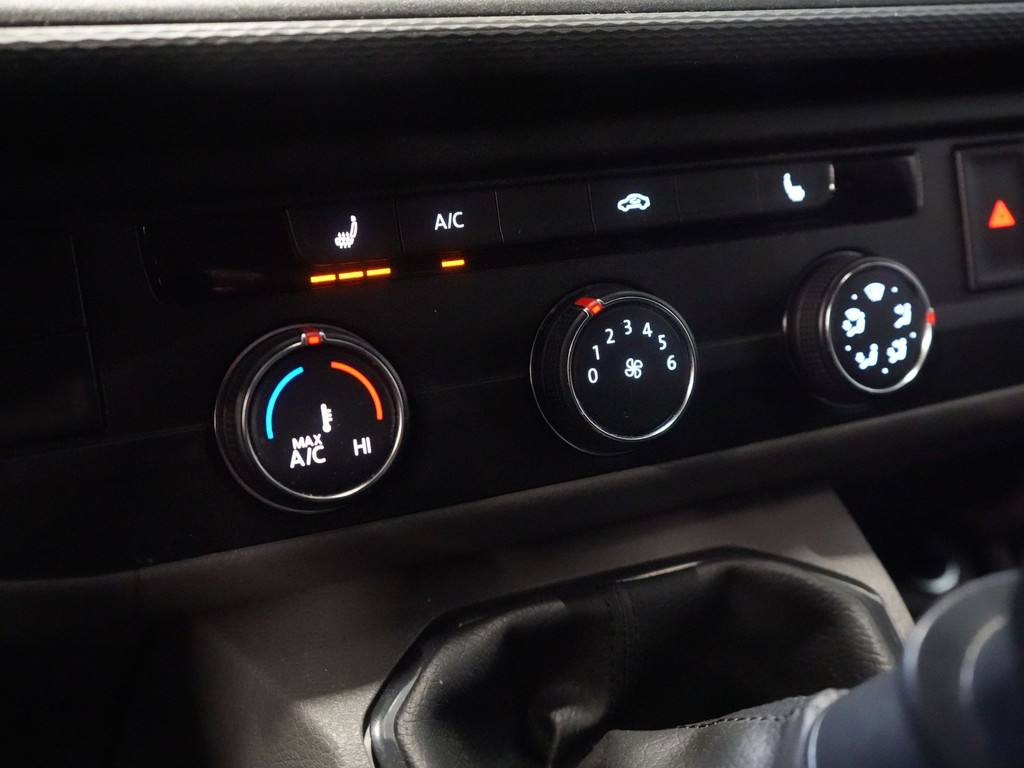 Volkswagen Transporter Bestelbus 2.0 TDI L2 BPM VRIJ! Ready2Go Standkachel/ Stoelverw./ Carplay/ Cruise/ PDC/ Trekhaak 17