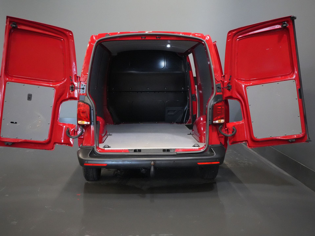 Volkswagen Transporter Bestelbus 2.0 TDI L2 BPM VRIJ! Ready2Go Standkachel/ Stoelverw./ Carplay/ Cruise/ PDC/ Trekhaak 4