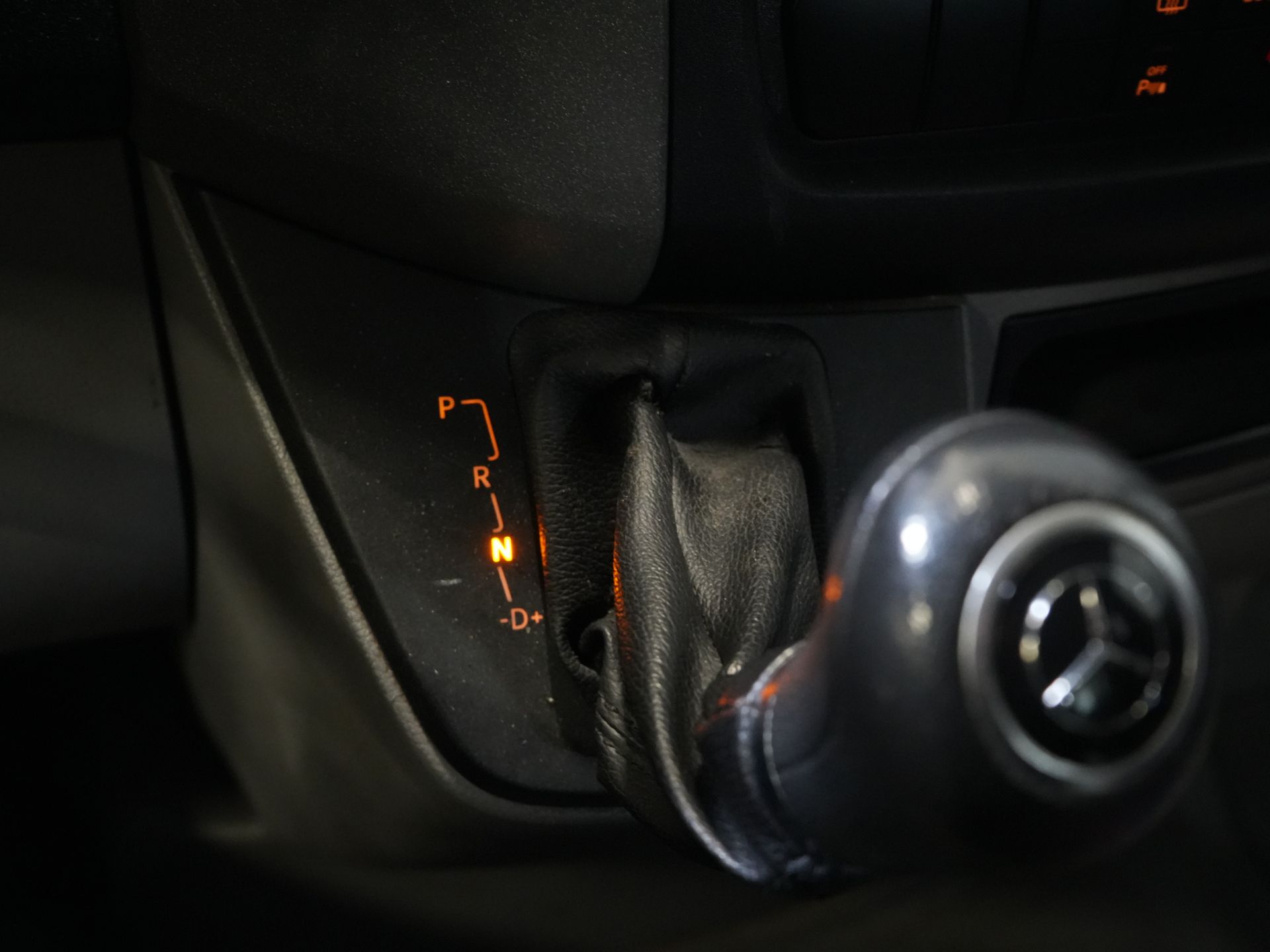 Mercedes-Benz Sprinter Personenvervoer 213 2.2 CDI Aut. L2H2 €11.979,- Incl. BTW BPM VRIJ! EXPORT Rijdt Goed/ Combi/ 9 Persoons/ Kombi/ 9P/ Airco 16