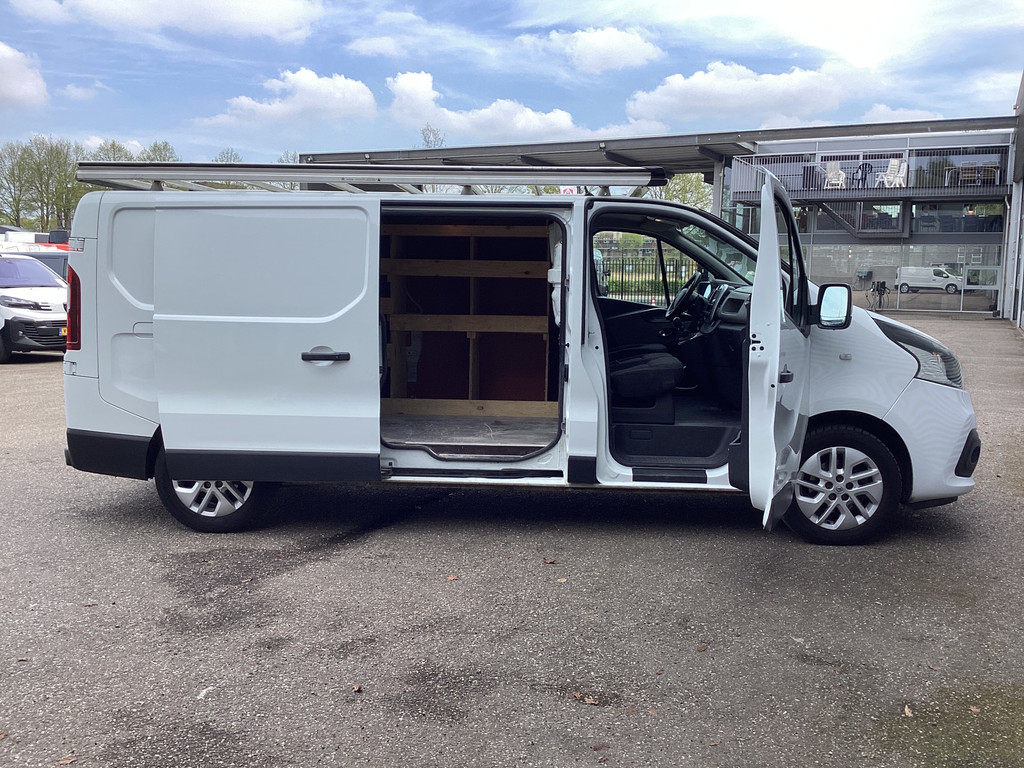 Renault Trafic Bestelbus 1.6 dCi 140 pk L2 EXPORT ONLY Imperiaal/ Navi/ Camera/ PDC/ Cruise/ Trekhaak/ Airco 16