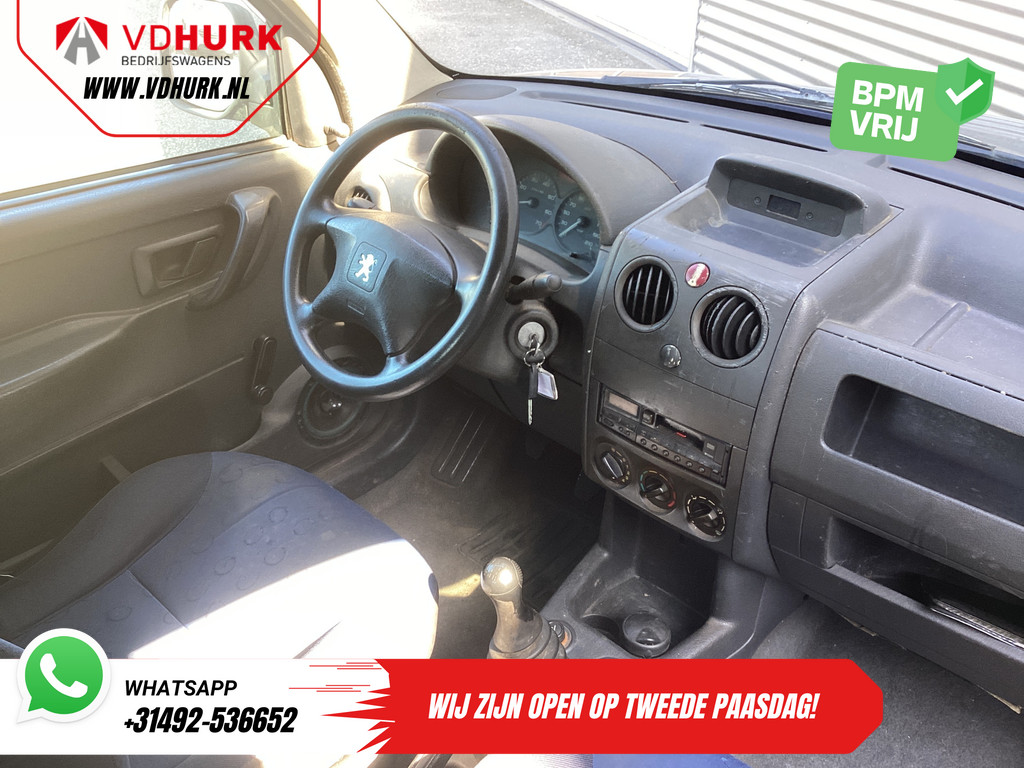 Peugeot Partner Bestelbus 1.4 75 pk EXPORT ONLY BENZINE/ Riem V.V/ NL auto/ Trekhaak/ Radio 7
