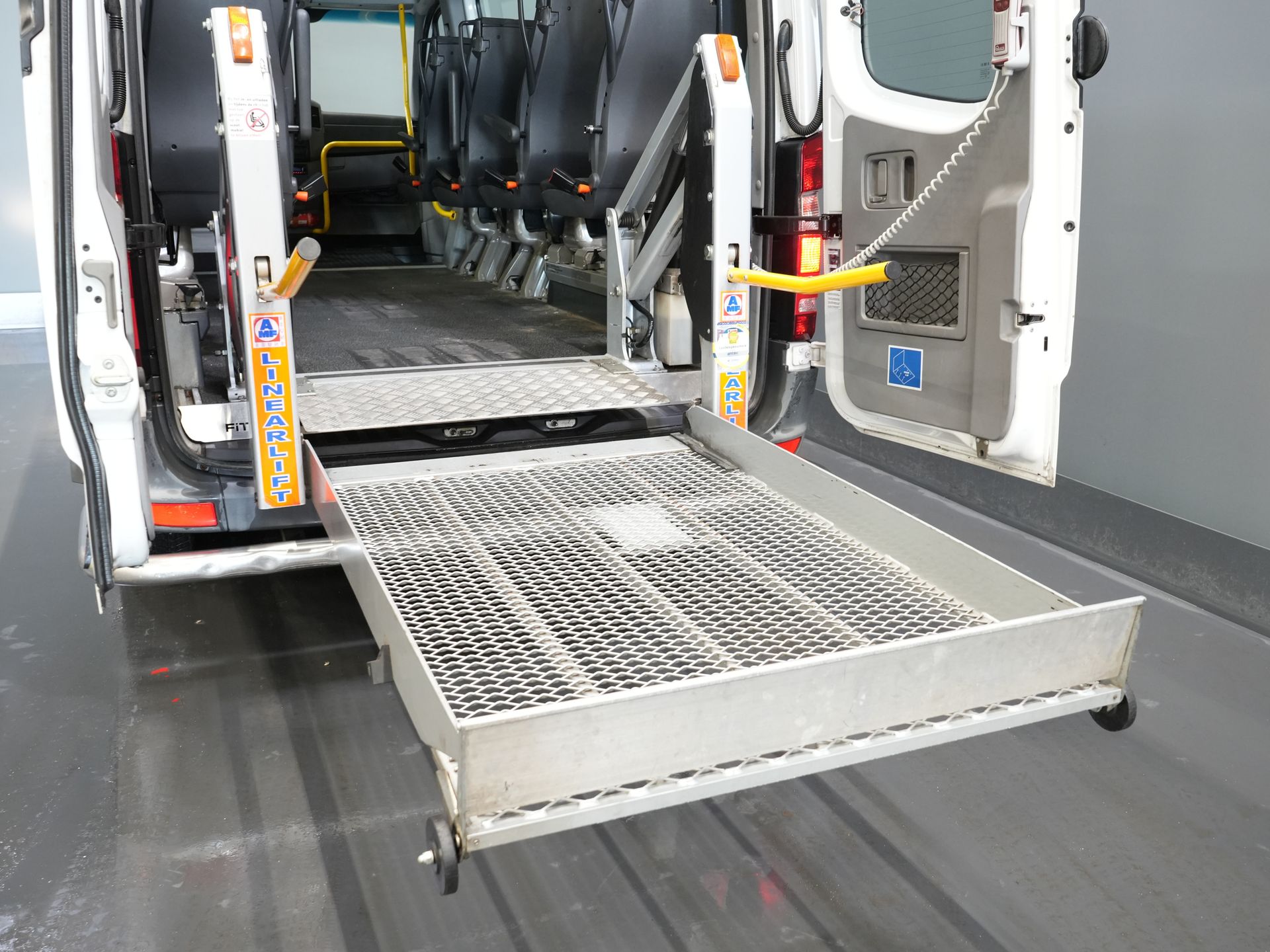 Mercedes-Benz Sprinter Personenvervoer 313 2.2 CDI L2H2 € 10.164 Incl. BTW BPM VRIJ! Combi/ 9 Persoons/ Kombi/ 9P/ Airco/ Rolstoellift 15