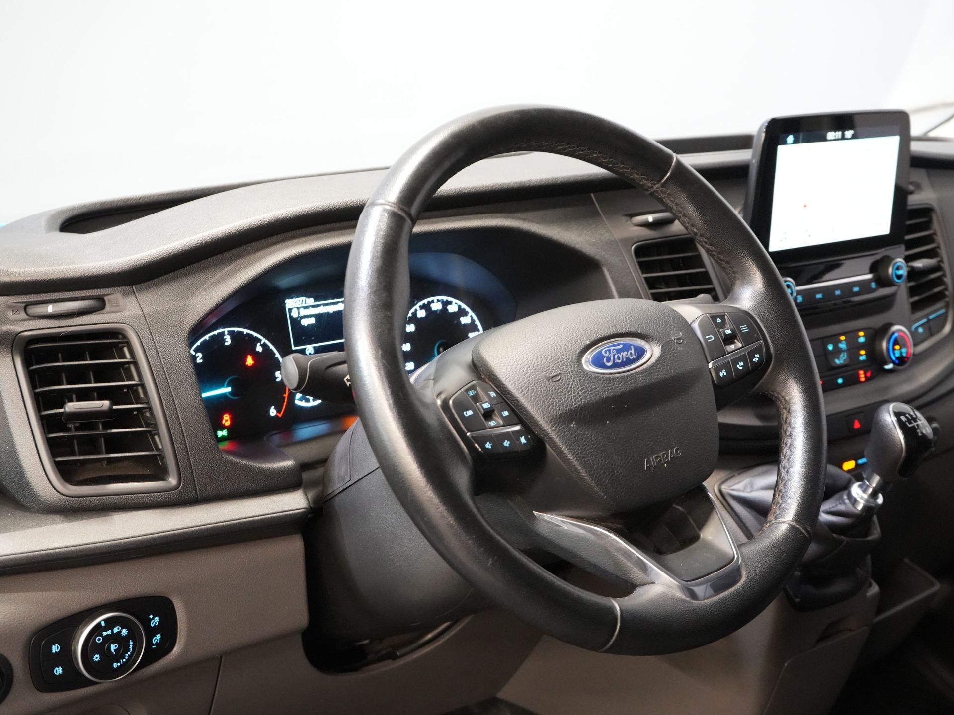 Ford Transit Bestelbus 350 2.0 TDCI 130 pk L3H2 Trend EXPORT ONLY Carplay/ Stoelverw./ 2,8T Trekverm./ Trekhaak/ Navi/ Airco 13