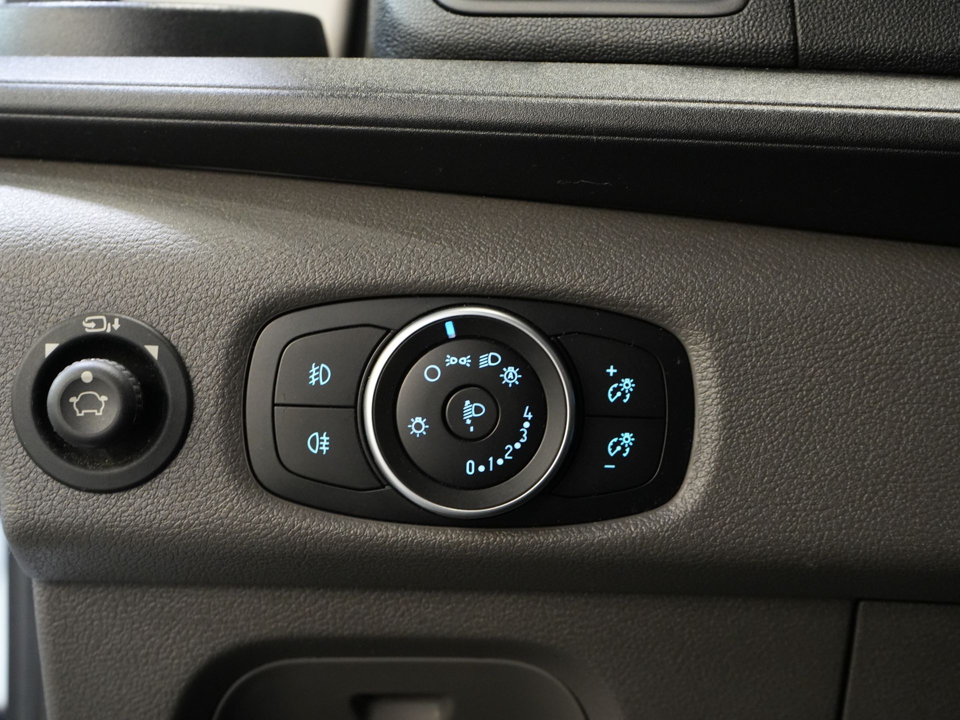 Ford Transit Bestelbus 350 2.0 TDCI 130 pk L3H2 Trend EXPORT ONLY Carplay/ Stoelverw./ 2,8T Trekverm./ Trekhaak/ Navi/ Airco 16