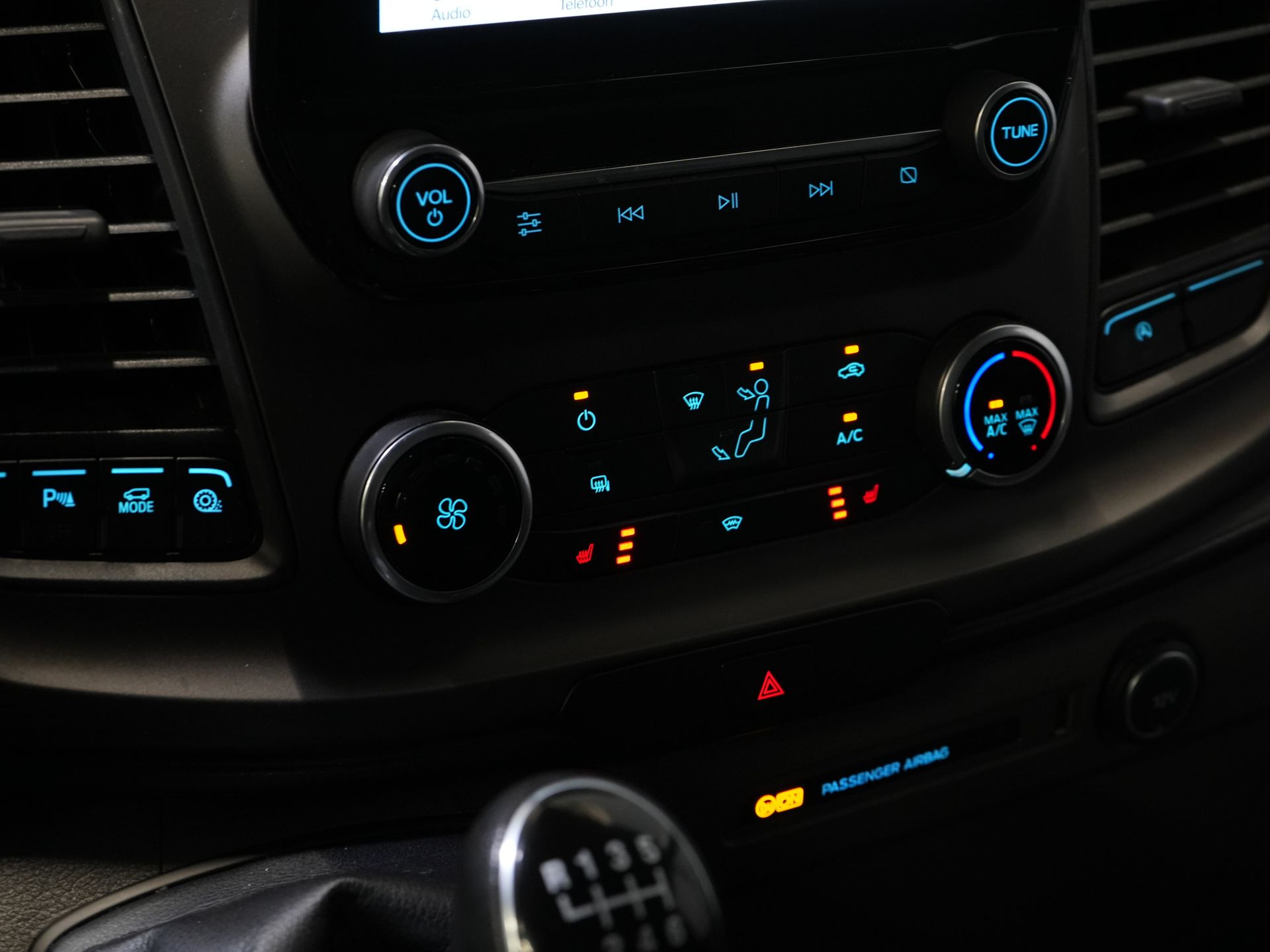 Ford Transit Bestelbus 350 2.0 TDCI 130 pk L3H2 Trend EXPORT ONLY Carplay/ Stoelverw./ 2,8T Trekverm./ Trekhaak/ Navi/ Airco 20