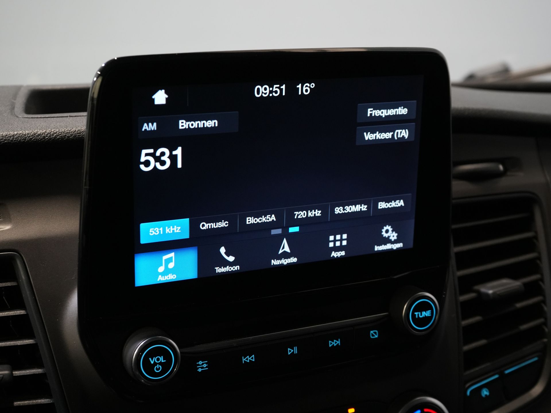 Ford Transit Bestelbus 350 2.0 TDCI 130 pk L3H2 Trend EXPORT ONLY Carplay/ Stoelverw./ 2,8T Trekverm./ Trekhaak/ Navi/ Airco 21