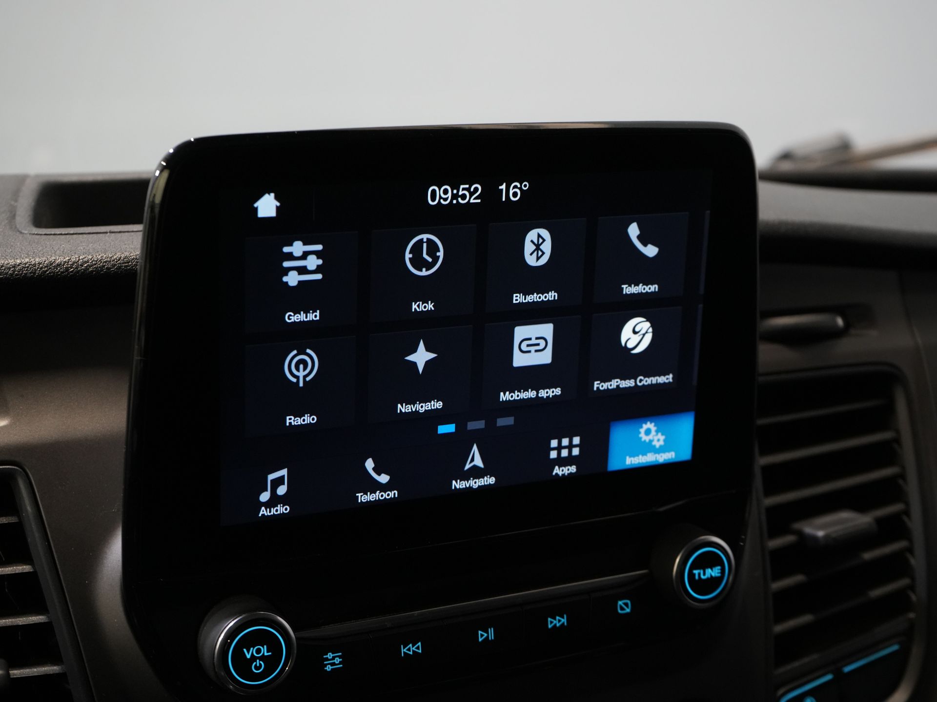 Ford Transit Bestelbus 350 2.0 TDCI 130 pk L3H2 Trend EXPORT ONLY Carplay/ Stoelverw./ 2,8T Trekverm./ Trekhaak/ Navi/ Airco 22